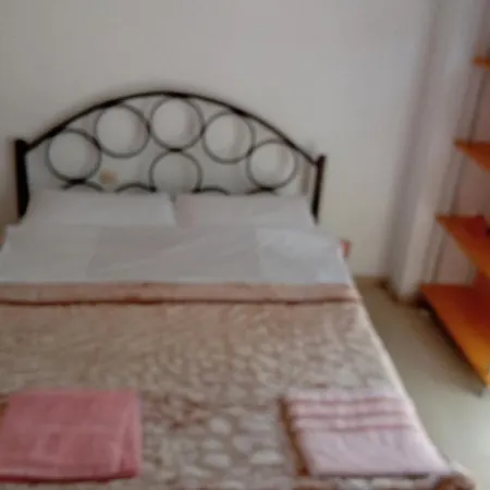 Larry House 弗洛里纳