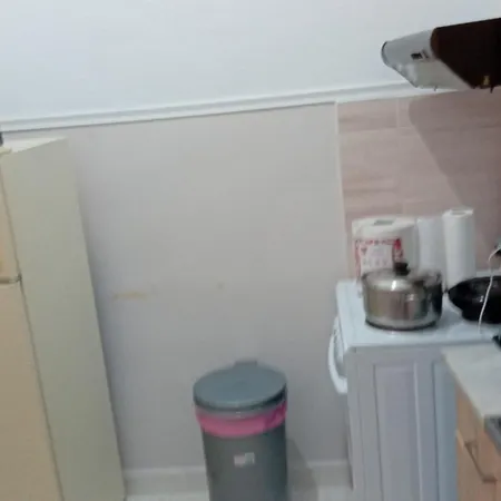 Larry House フロリナ