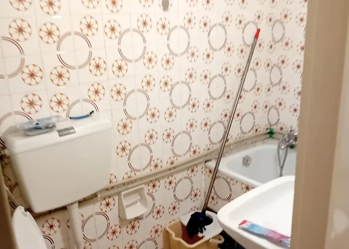 Larry House * Florina